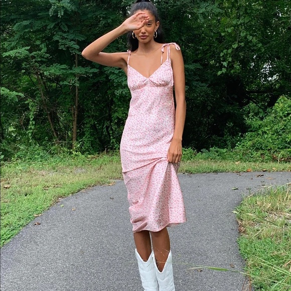 Princess Polly Dresses & Skirts - Princess Polly Veronica Pink Floral Midi